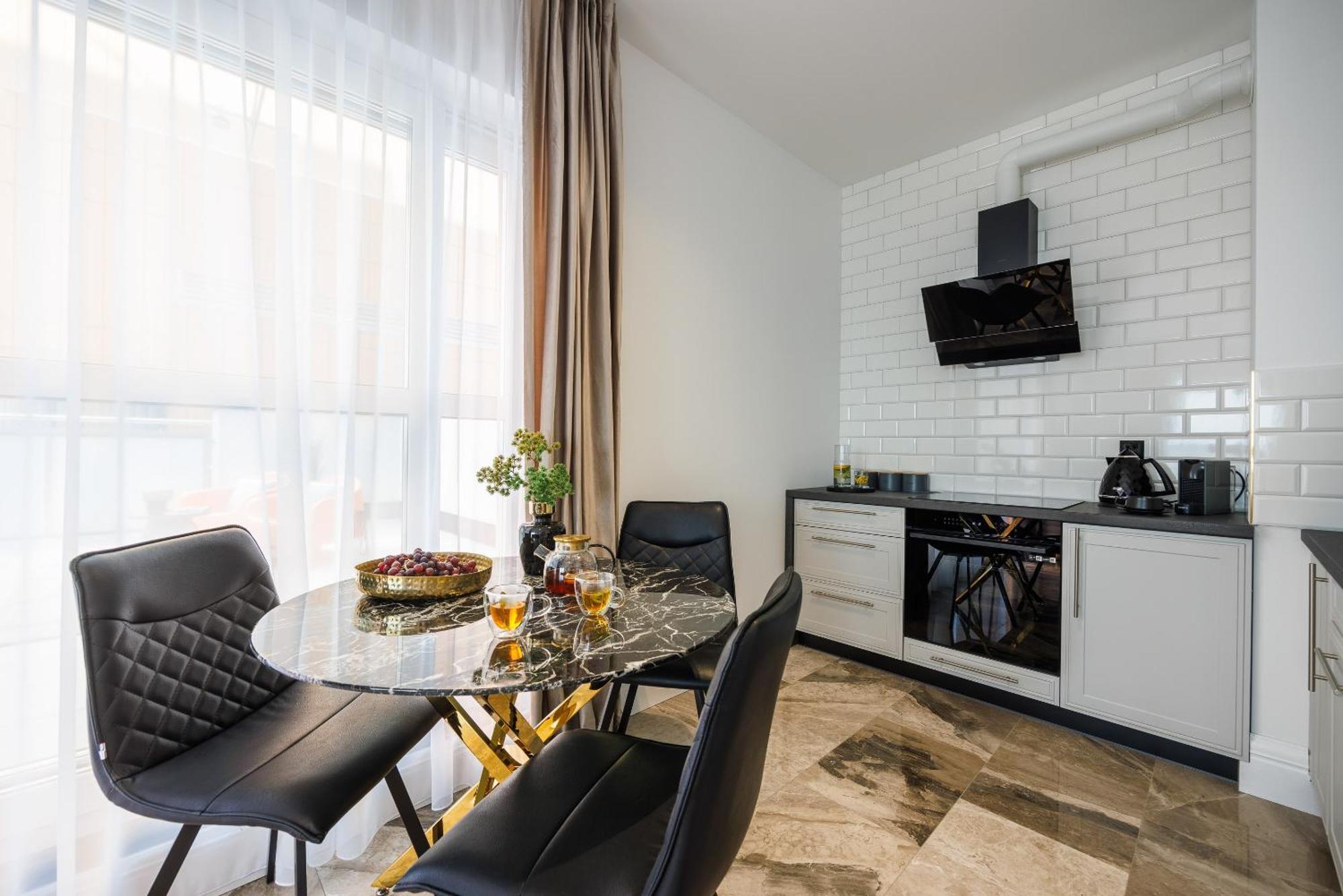 ז'שוב Emihouse Riverside Premium Apartments & Free Parking מראה חיצוני תמונה